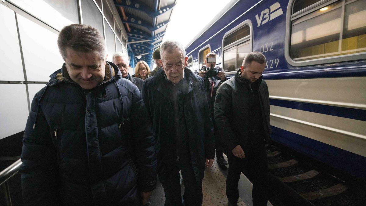 Rakouský prezident přijel na návštěvu Kyjeva, aby Ukrajině vyjádřil podporu